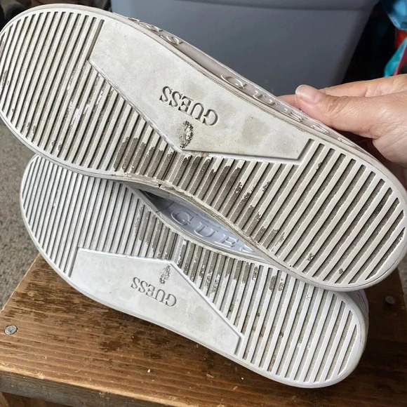 GUESS Y2K Women's 9.5M Loven Quilted Lace-Up Sneakers Shoes Flat White Silver - Picture 8 of 10